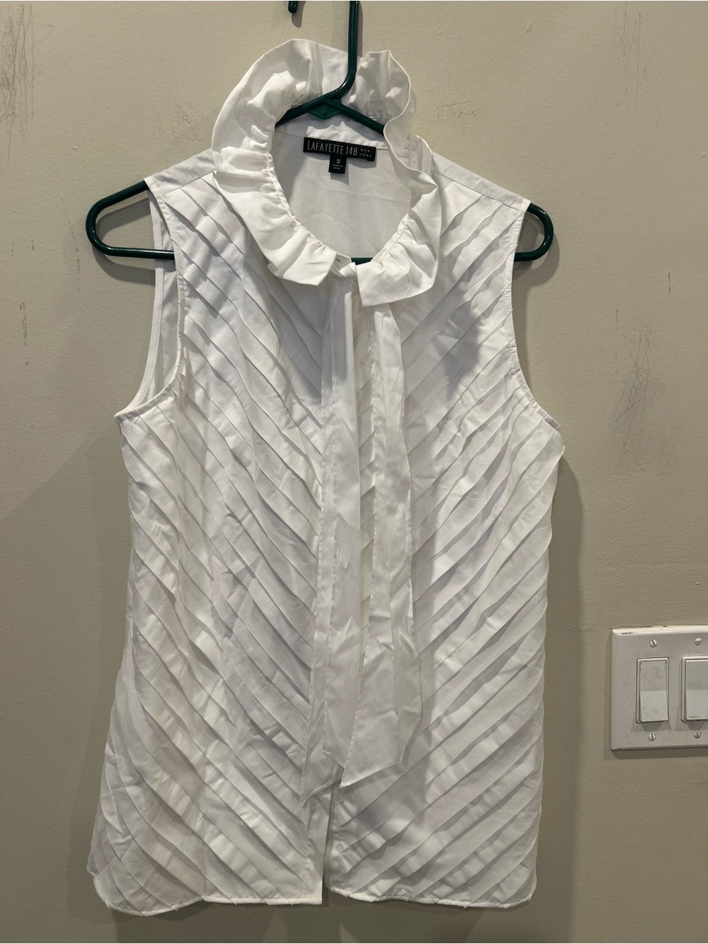 Lafayette 148 White Sleeveless sleeveless pintuck shirt Ruffled Tie-Neck Top.